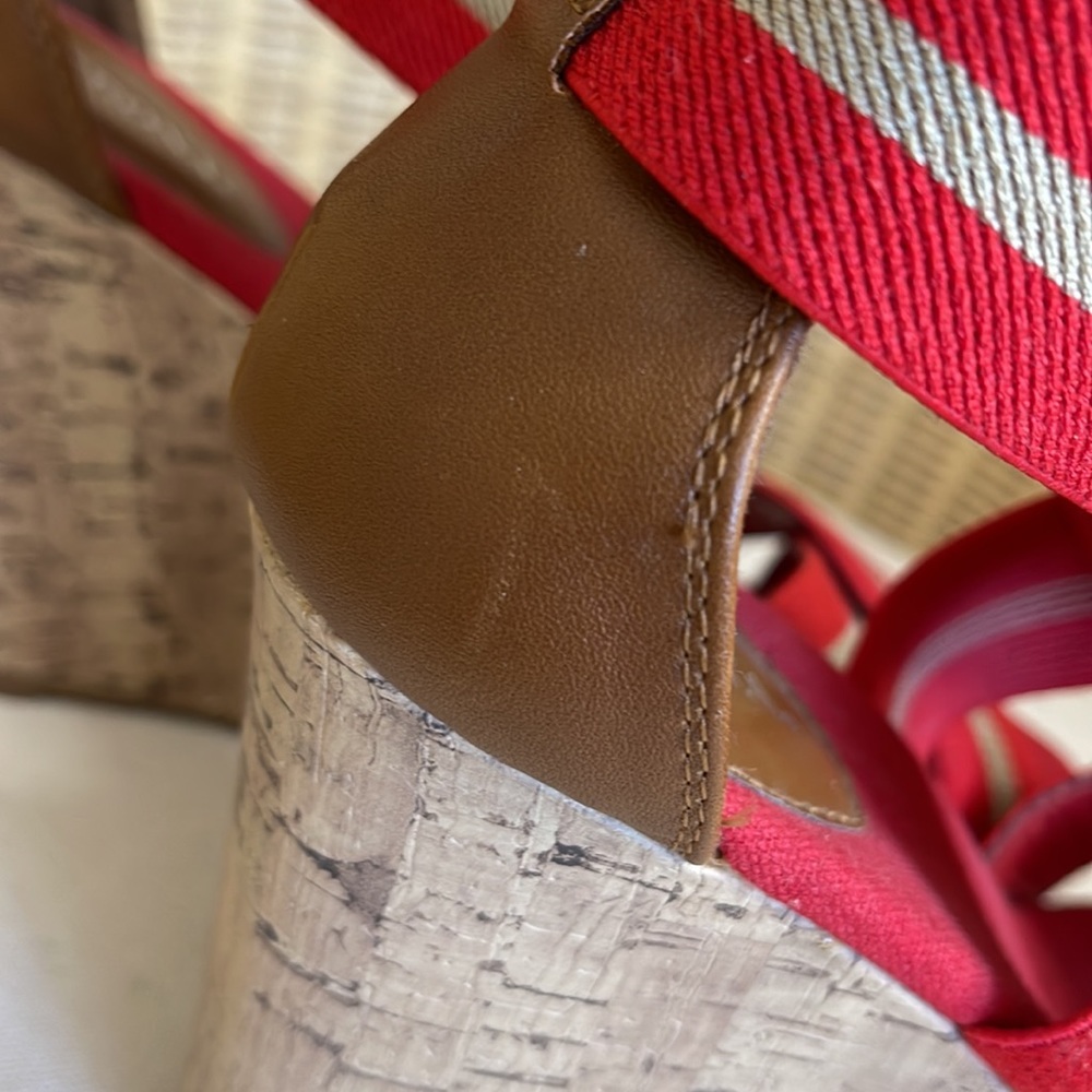 Super Cute Merona Red & Taupe Elastic Strap Wedge Sandals Size 7.5 - Picture 15 of 16